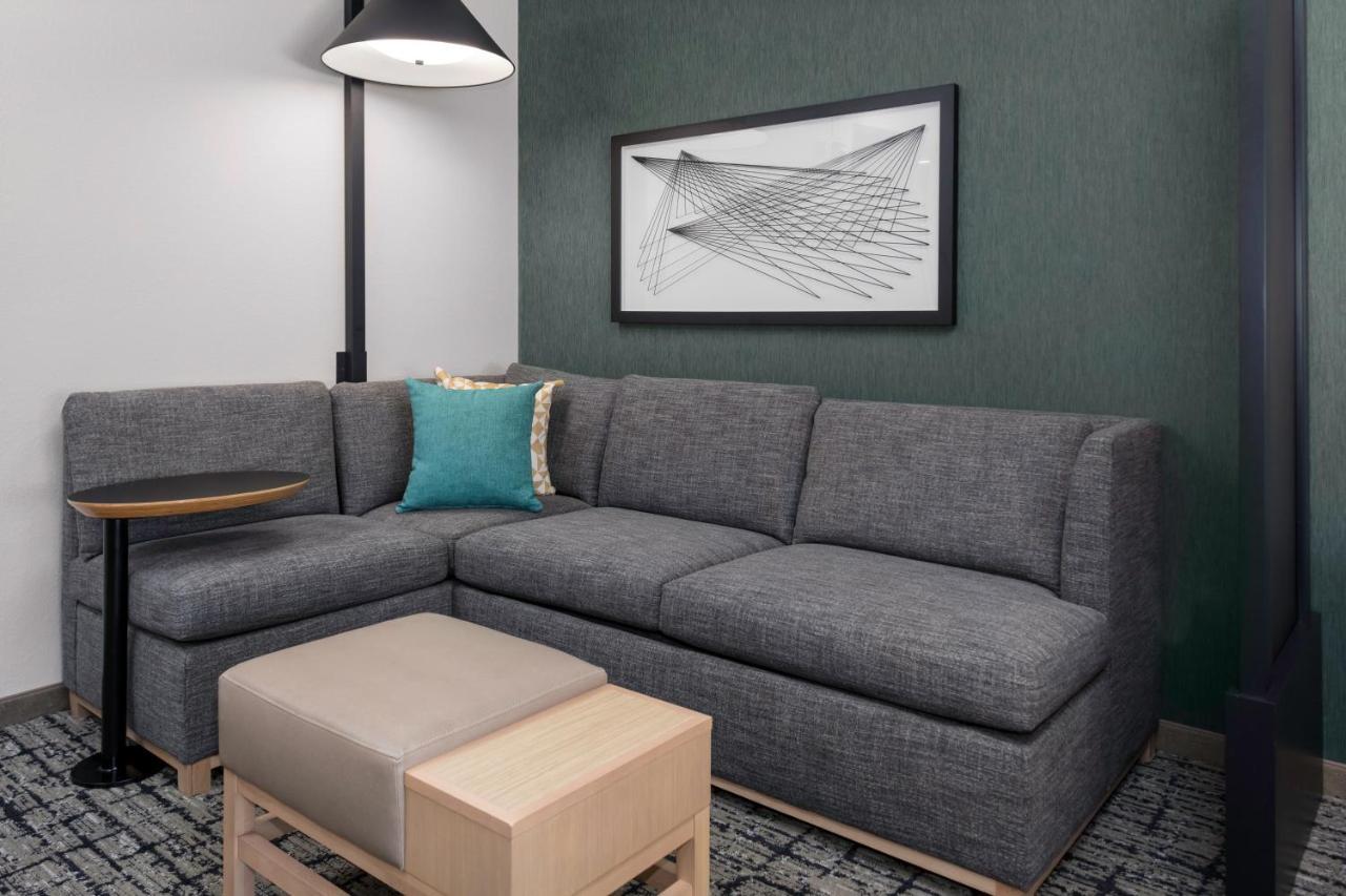 Hyatt Place Hotel 3*