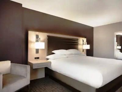 Hotel Embassy By Hilton Uptown