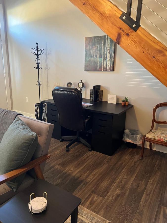 Uptown Gem Spacious With Parking-wifi-10 Min Walk To Spectrum Center *
