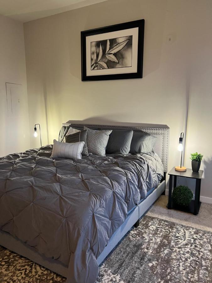 Uptown Gem Spacious With Parking-wifi-10 Min Walk To Spectrum Center *