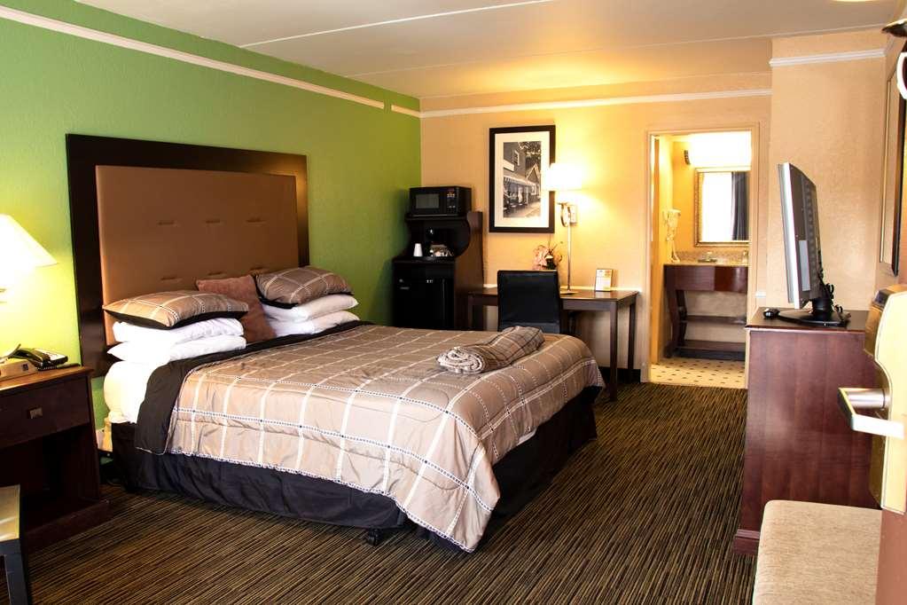 Hotel America's Value Charlotte