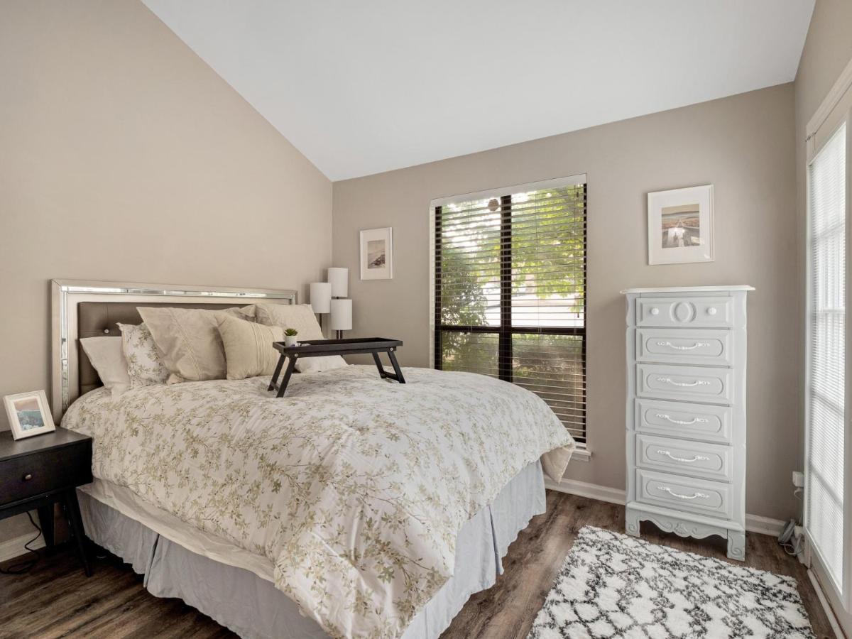 Modern Cozy Townhome Apartment Charlotte