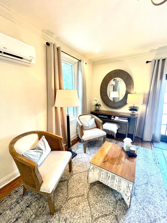 5 Stars In Eastover Guest house *