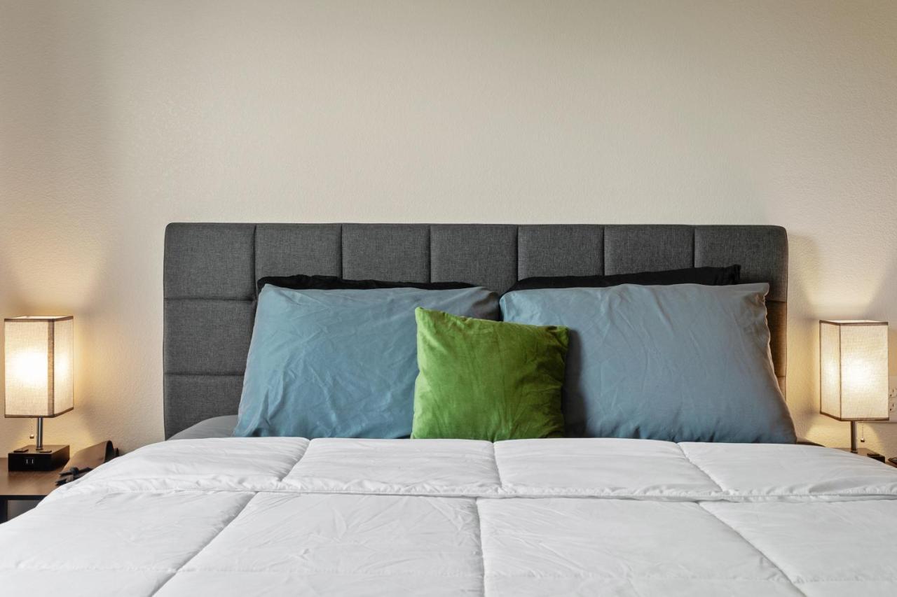 Apartment The Professional - 5 Mins To Carowinds *