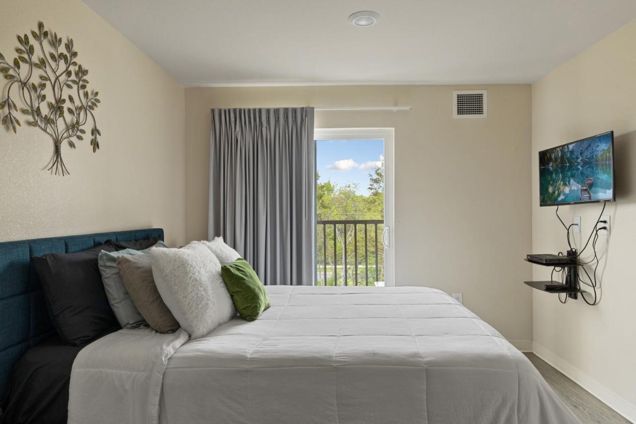Apartment The Professional - 5 Mins To Carowinds