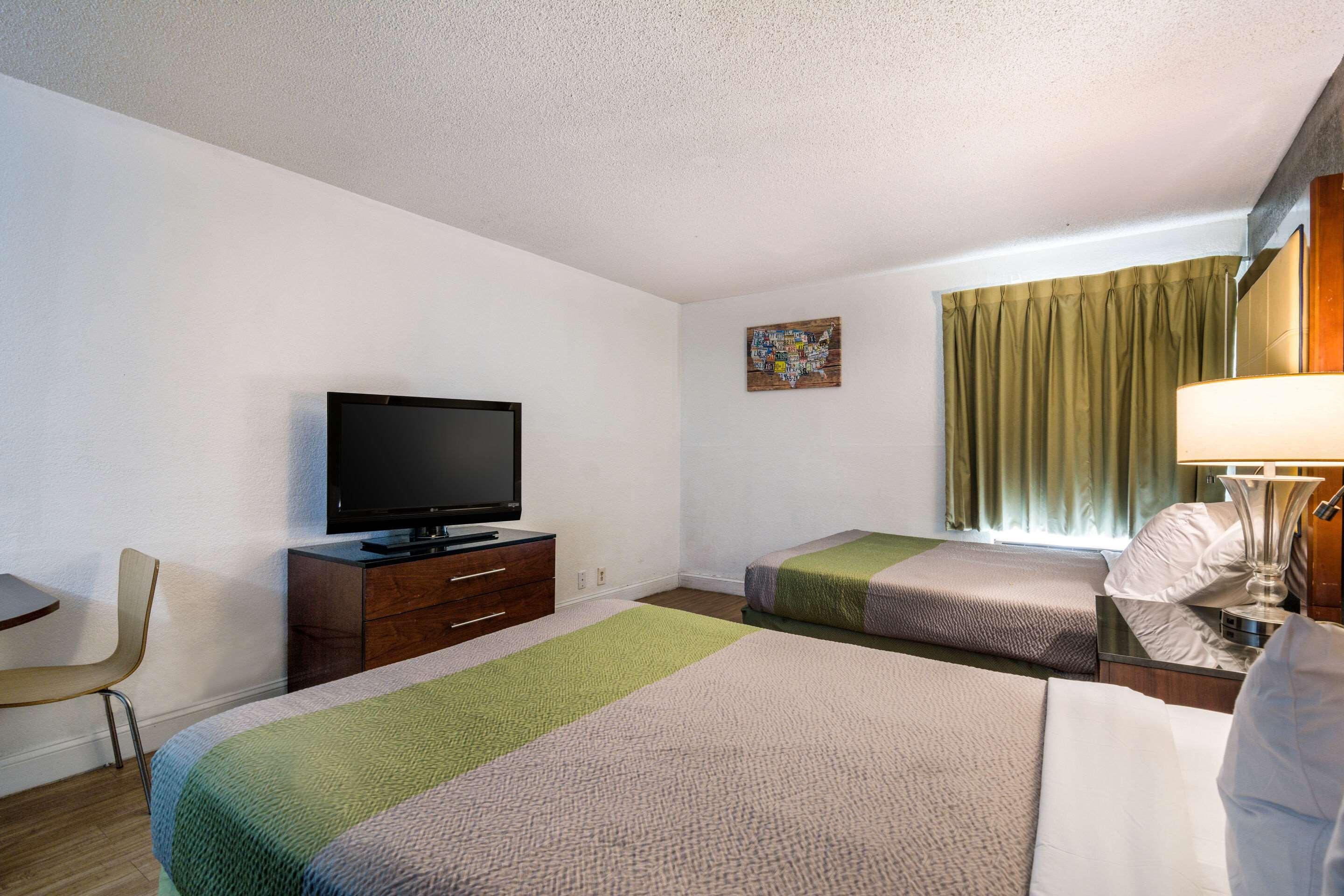 Hotel Econo Airport Near Billy Graham Parkway Charlotte
