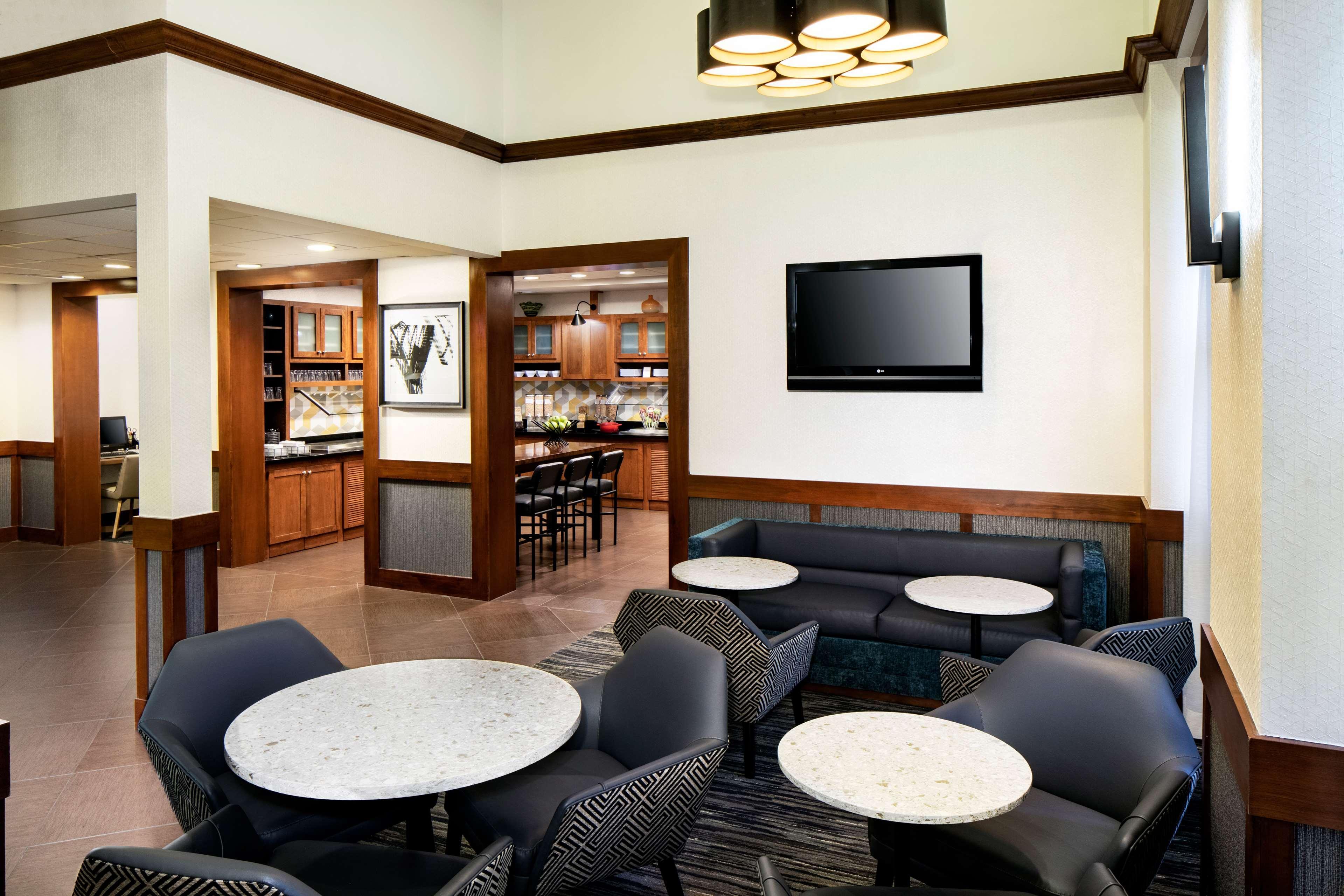 Hyatt Place Arrowood Hotel 3*