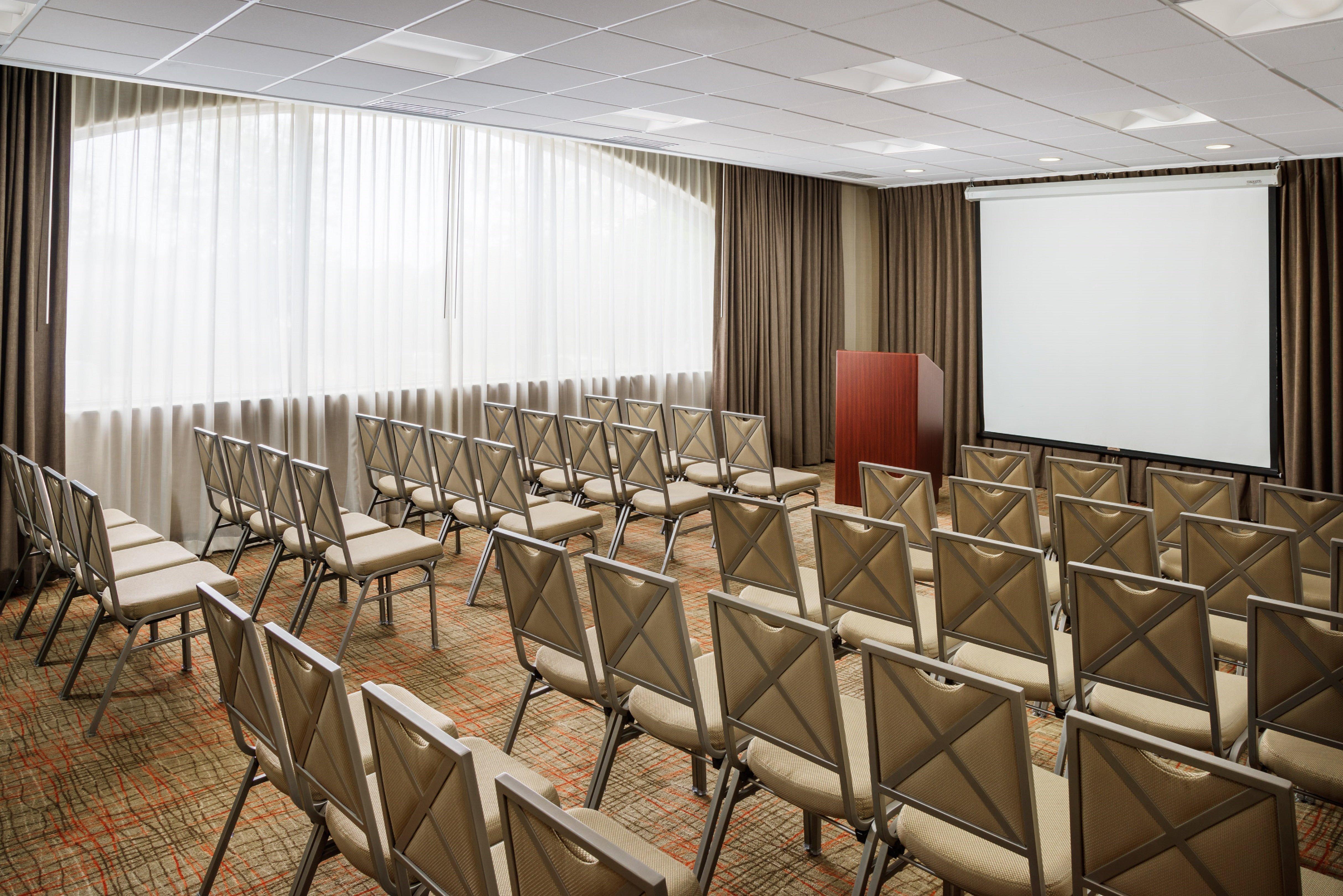 Hotel Hilton Garden Uptown 3*