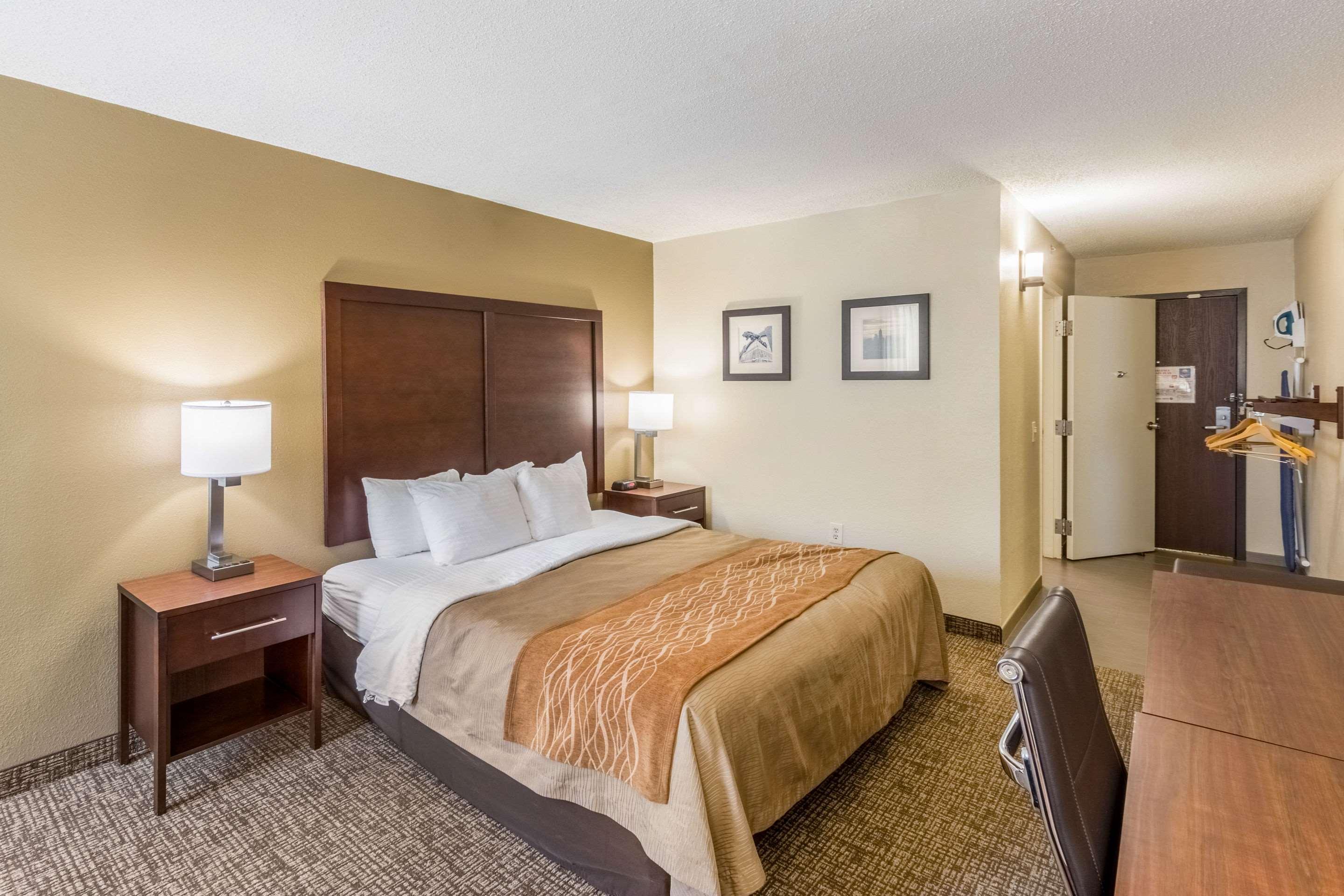 Comfort Airport Uptown Inn