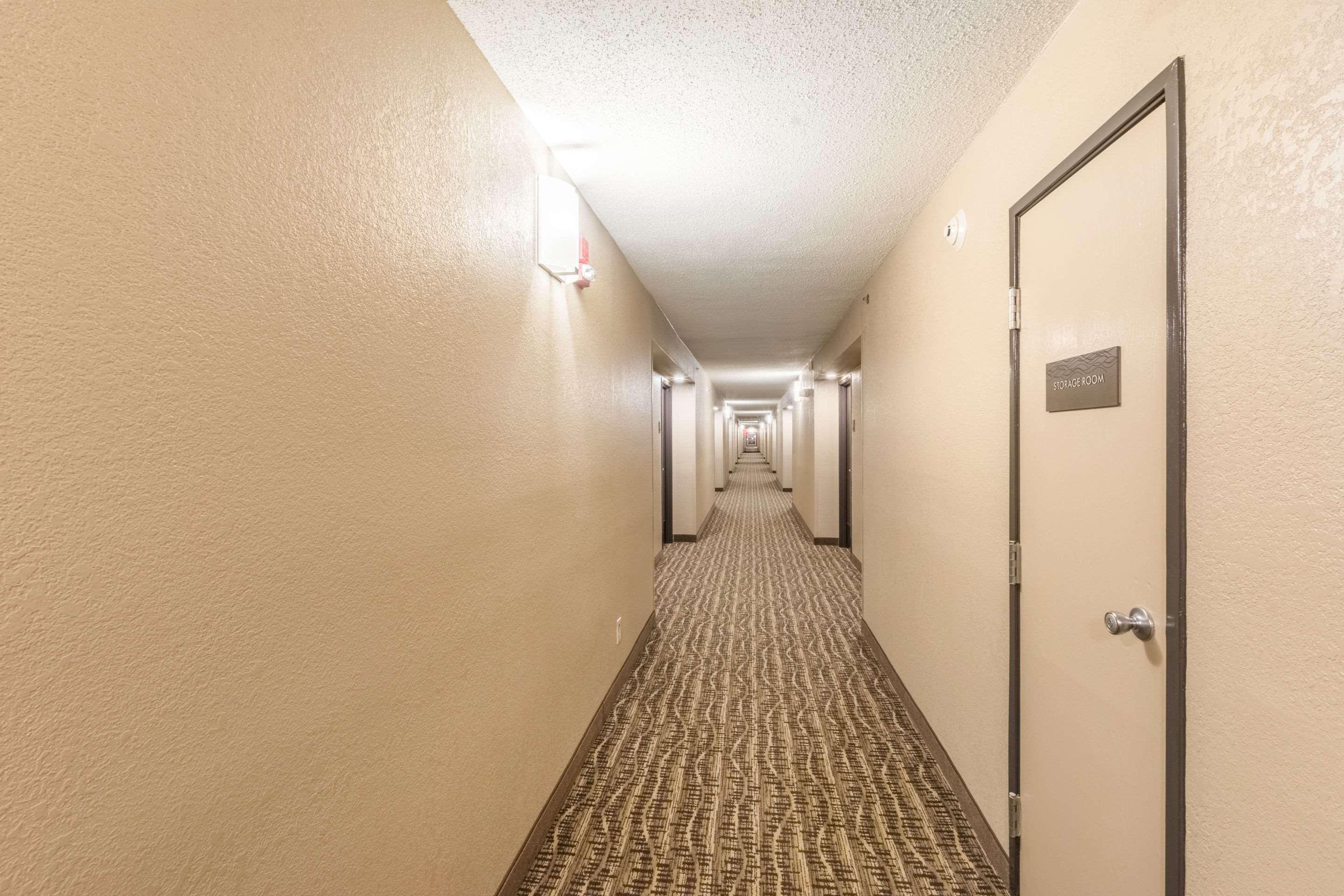 Comfort Airport Uptown Inn 3*