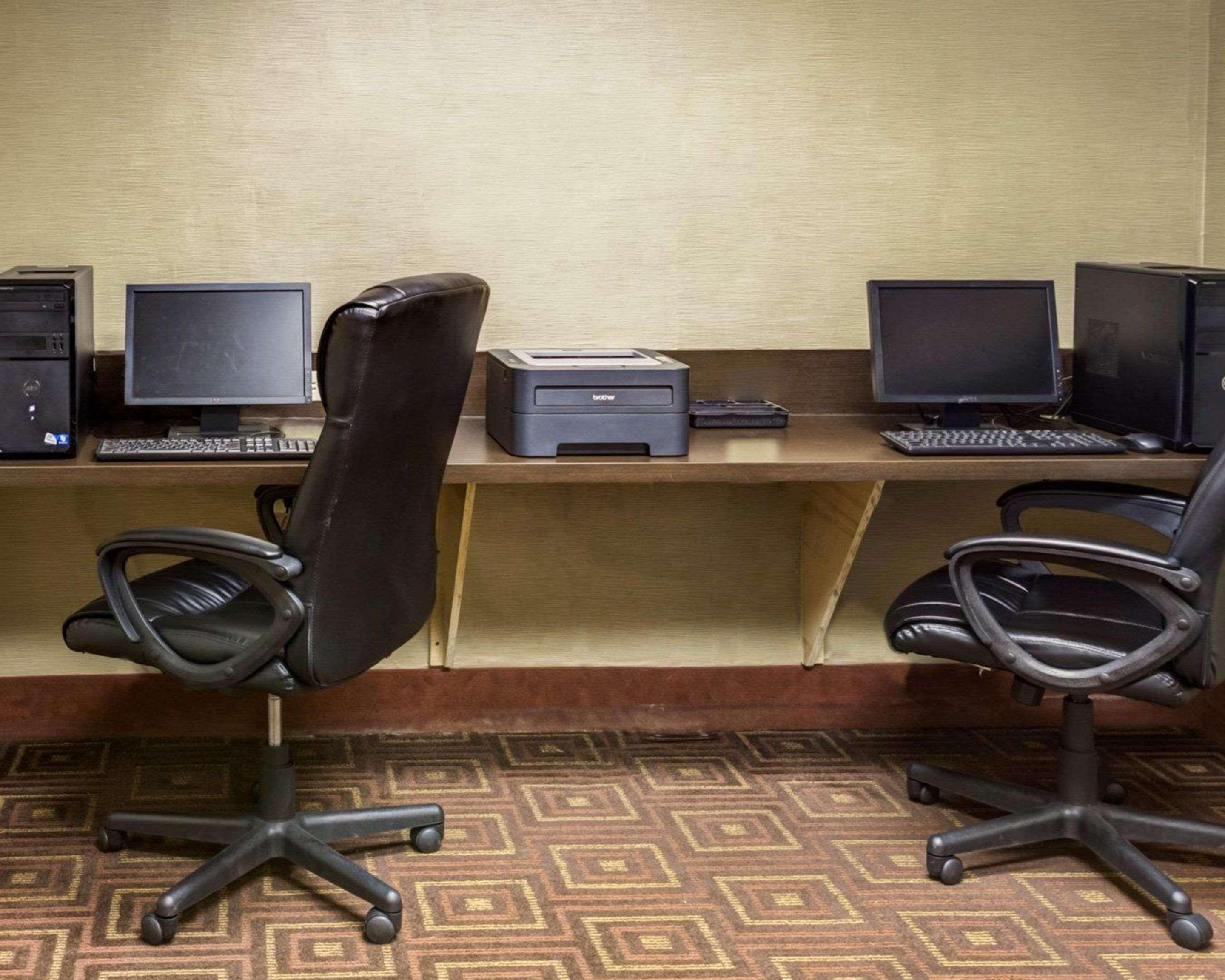 Hotel Comfort Airport 3*