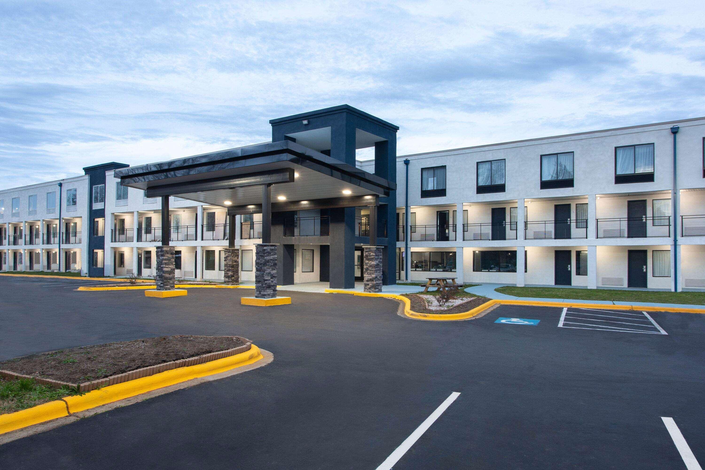 Hotel Baymont By Wyndham 3*