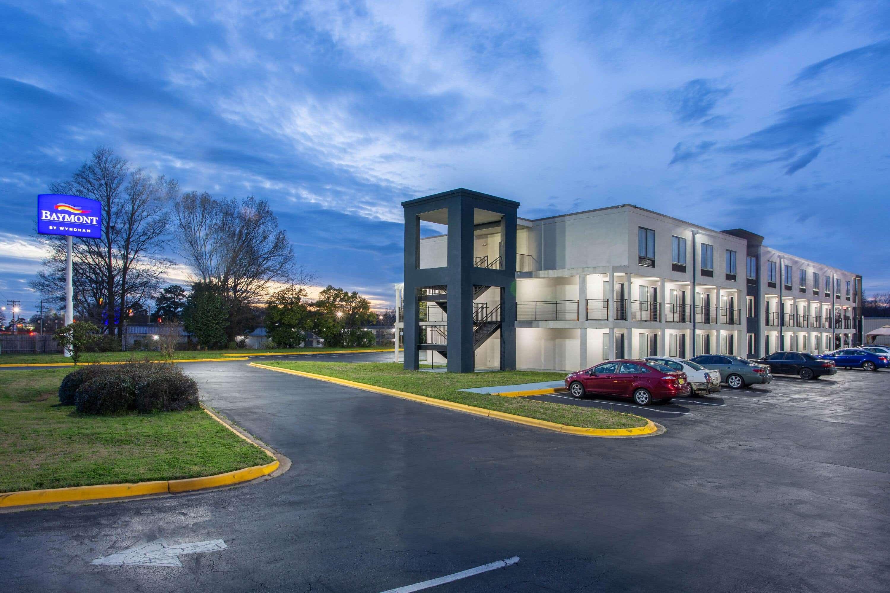 Baymont By Wyndham 3* Charlotte