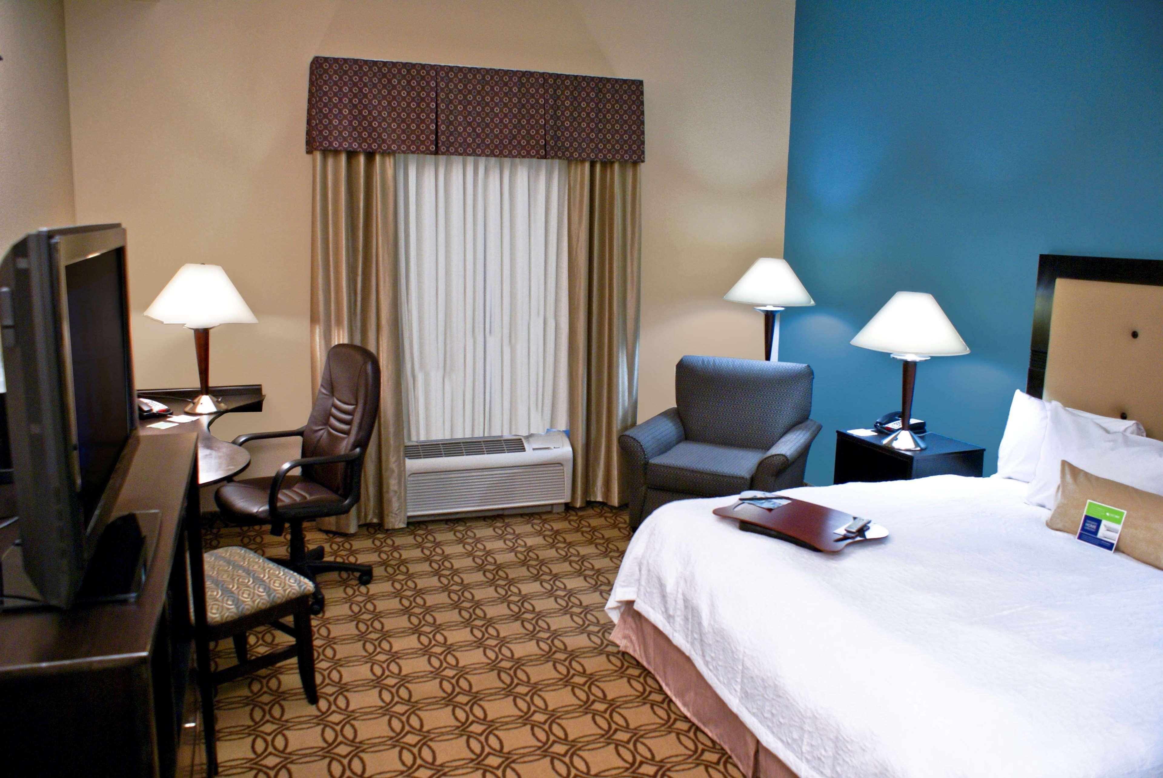 Hampton & Charlotte-airport Hotel 3*