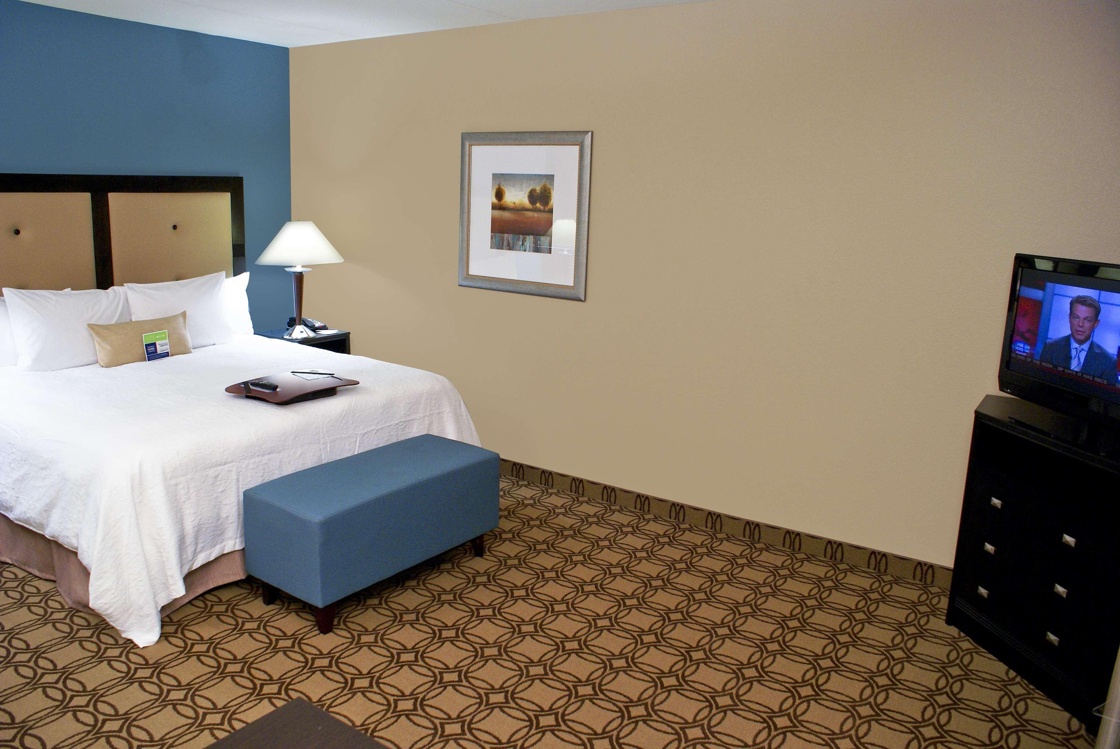 Hampton & Charlotte-airport Hotel
