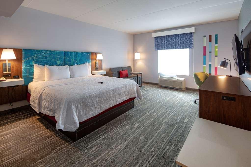 Hampton & Charlotte-airport 3*