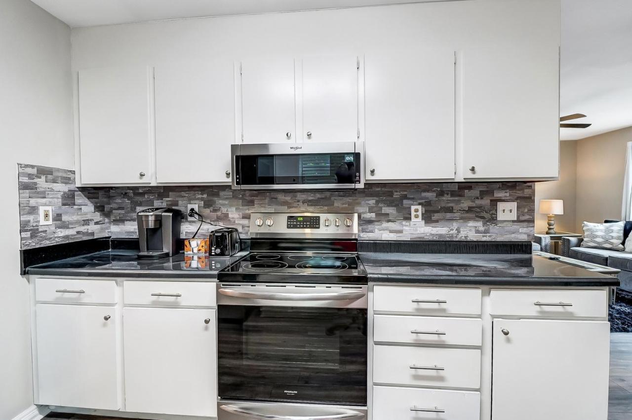 Cozy, 1-level - 5 Miles To Uptown Clt Charlotte