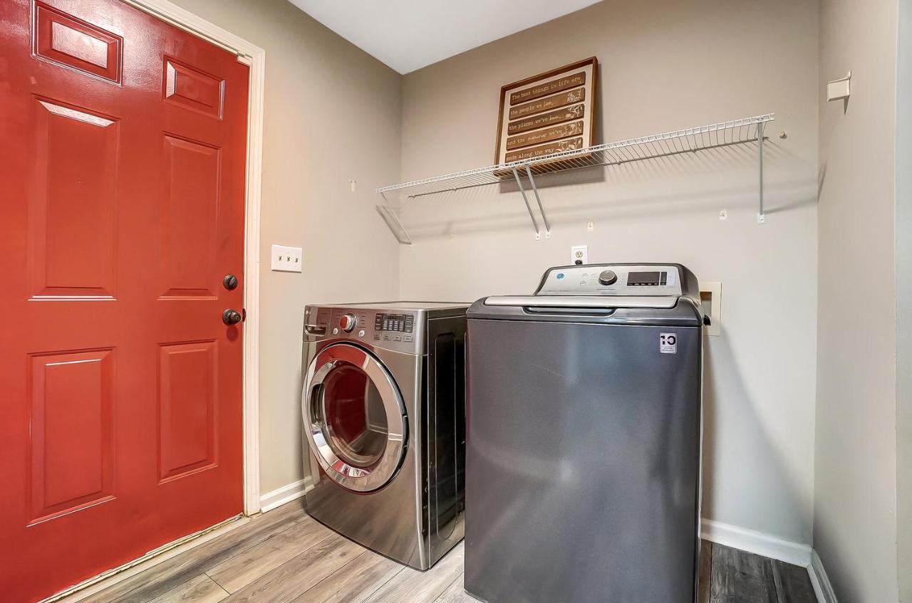 Homestay Cozy, 1-level - 5 Miles To Uptown Clt
