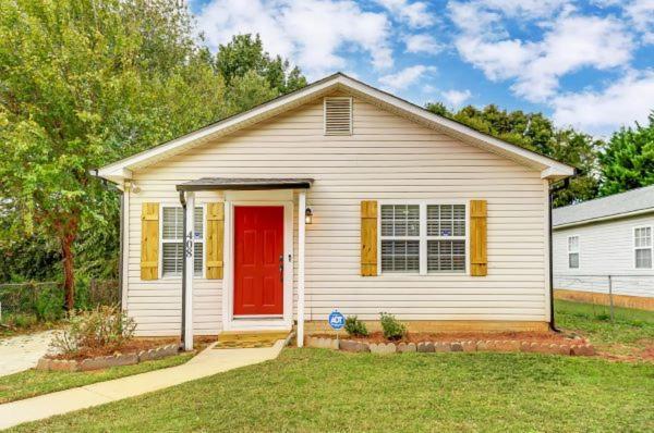 Homestay Cozy, 1-level - 5 Miles To Uptown Clt *