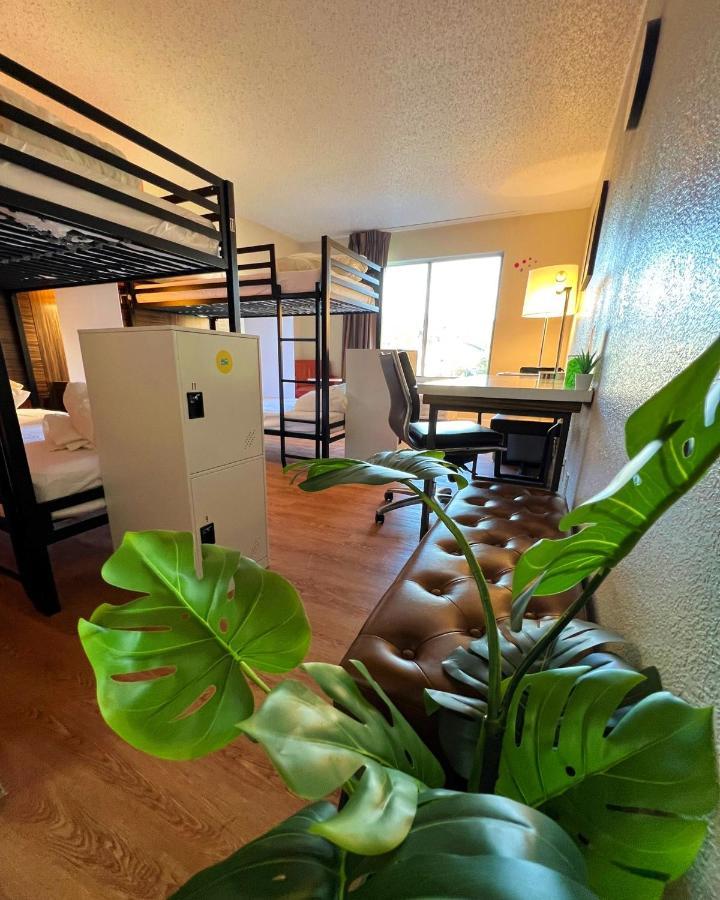 Bposhtels Hostel