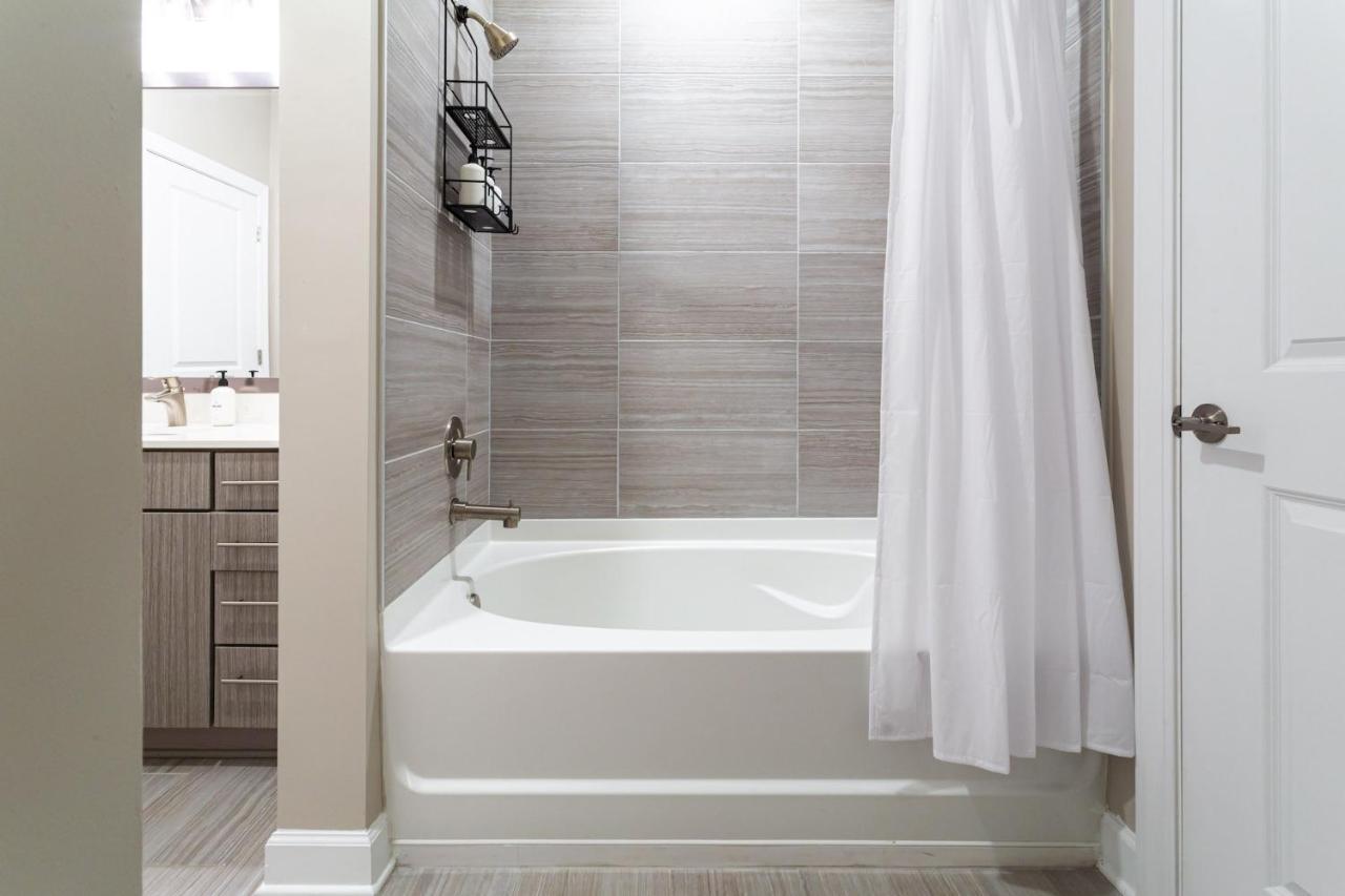 Kasa Freemorewest Charlotte