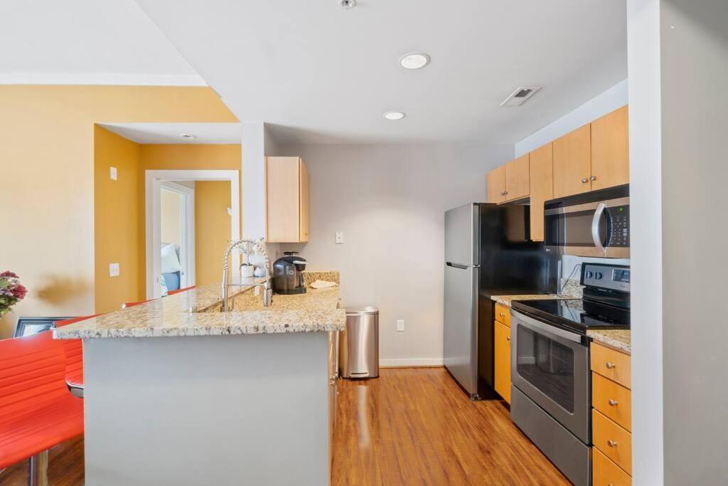 Cozy @ Nc! W/pool- Walk To Uptown *