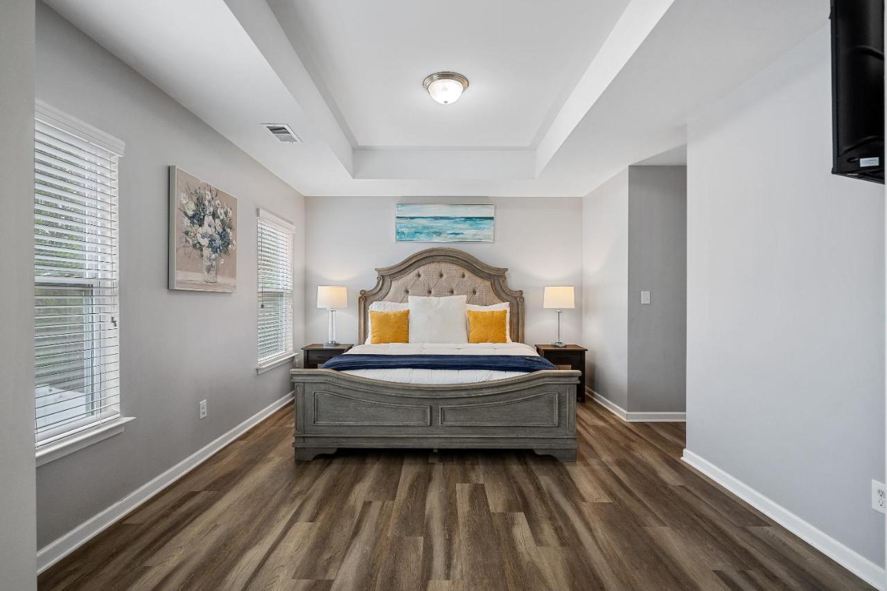 Stylish 4b 3b -king Bed- Jacuzzi * Charlotte