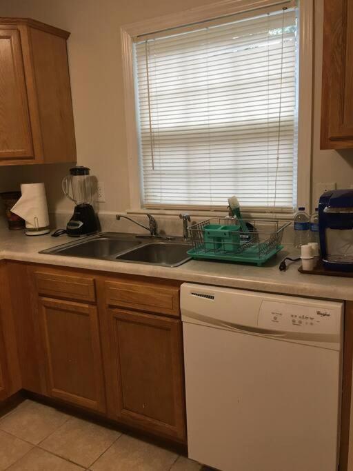 Apartment 4, Sleep 6, Walk To Attractions In Uptown Charlotte