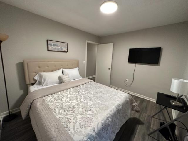 Homestay Cozy, 1-level - 5 Miles To Uptown Clt Charlotte
