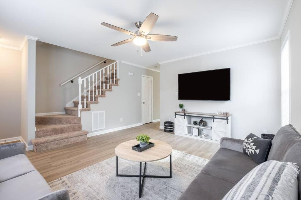 Modern Stunning Southpark/cotswold Home! * Charlotte