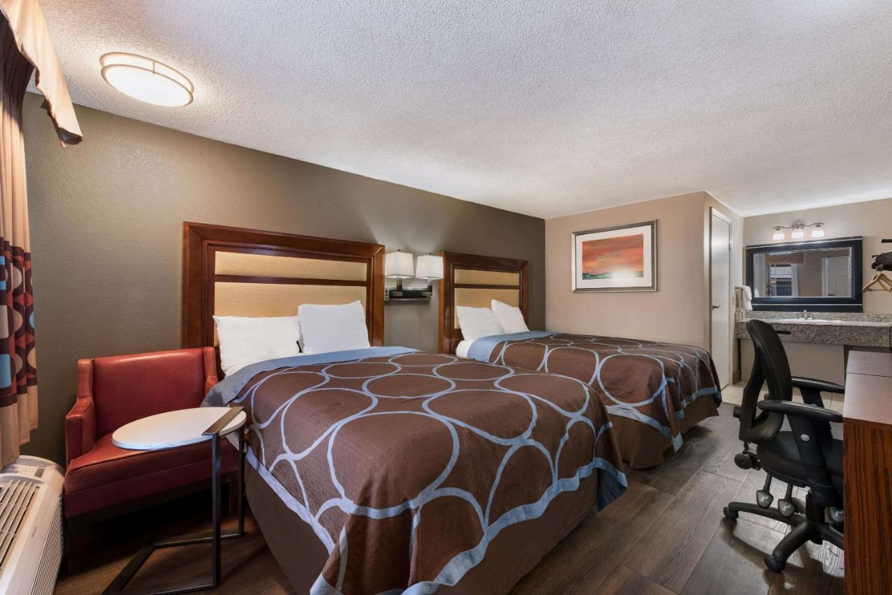 Rodeway Airport Area Inn