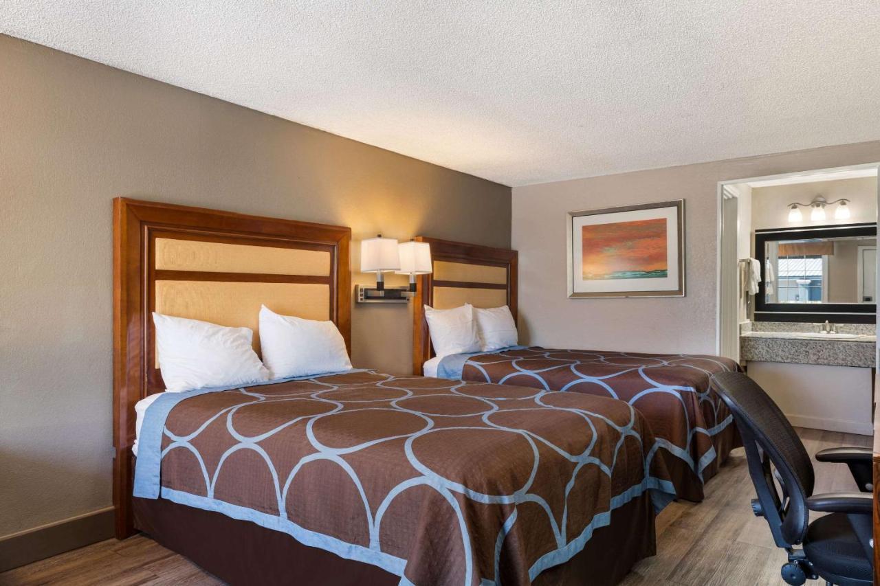 Rodeway Airport Area Inn