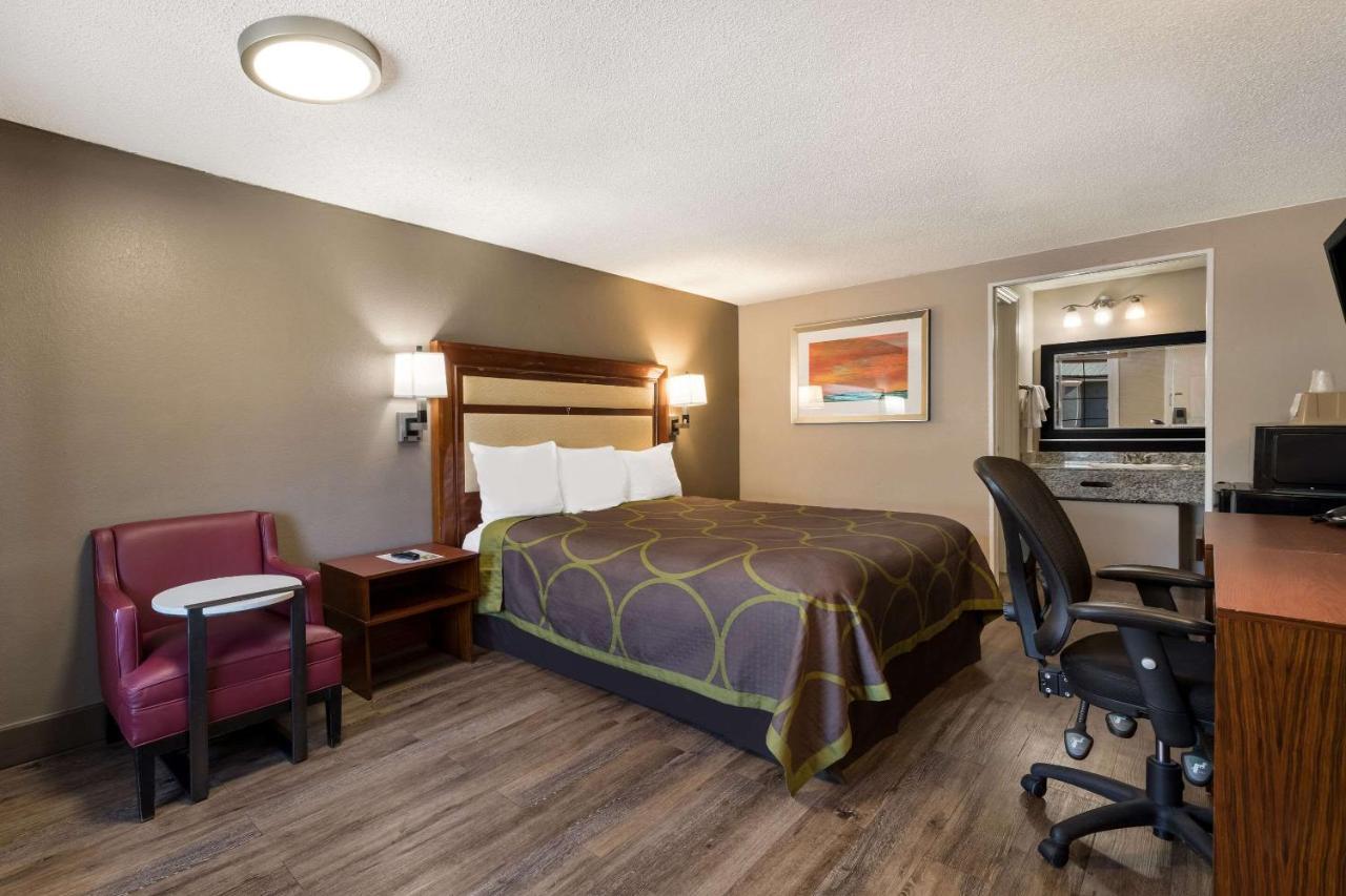 Rodeway Airport Area Inn 2*