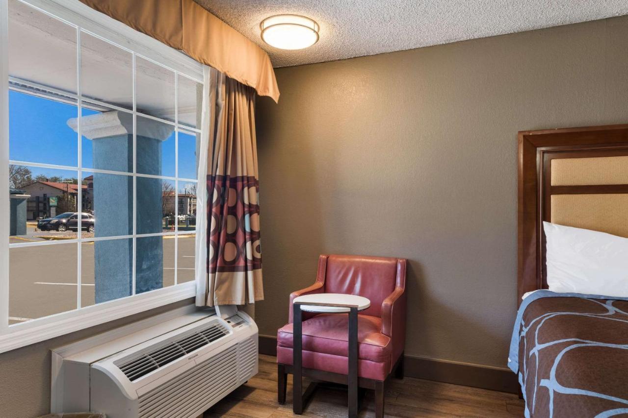 Rodeway Airport Area Inn Charlotte