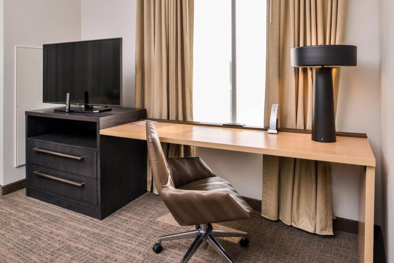 Hotel By Marriott Northlake 3*