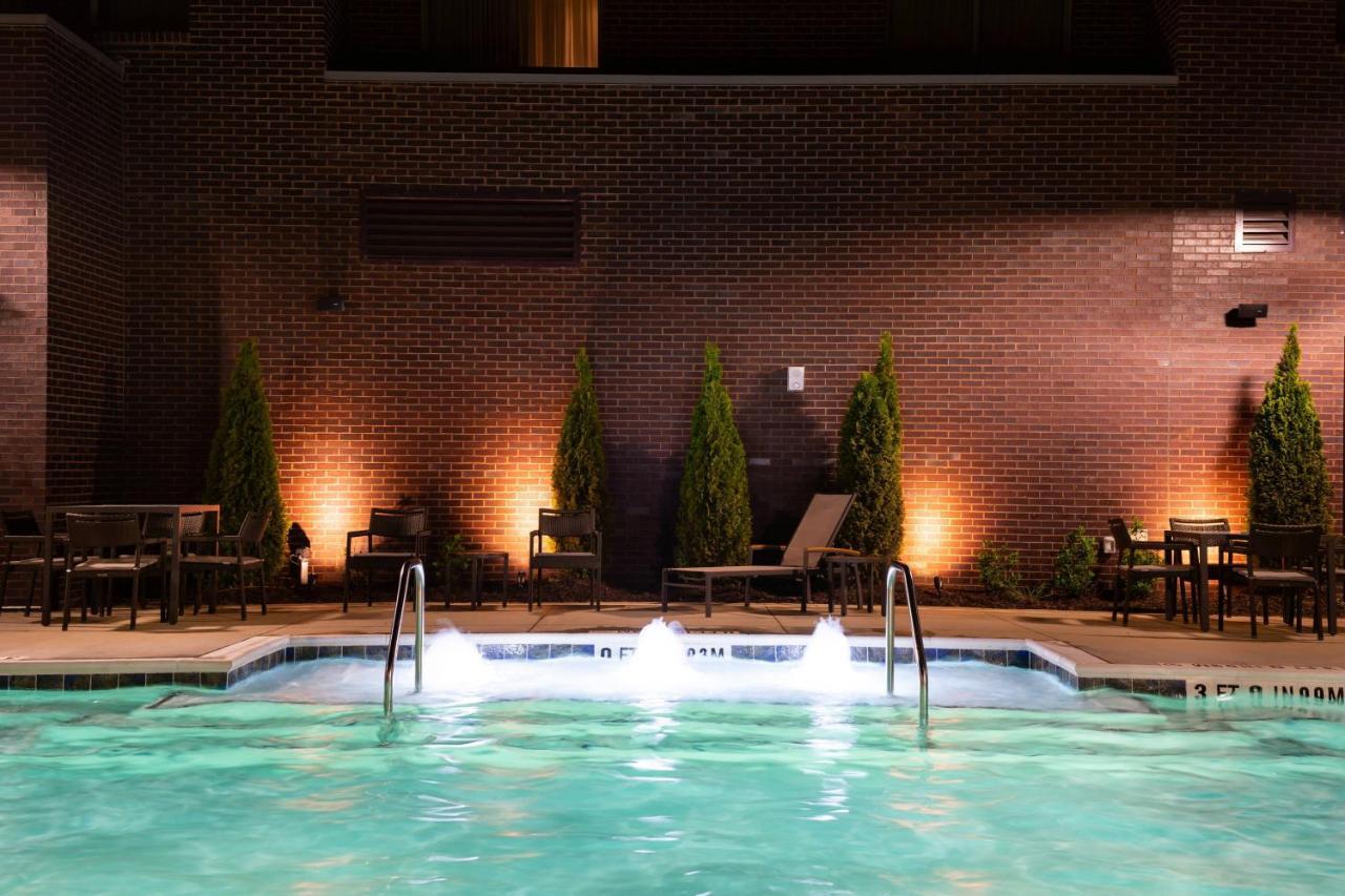 Hotel By Marriott Northlake 3*