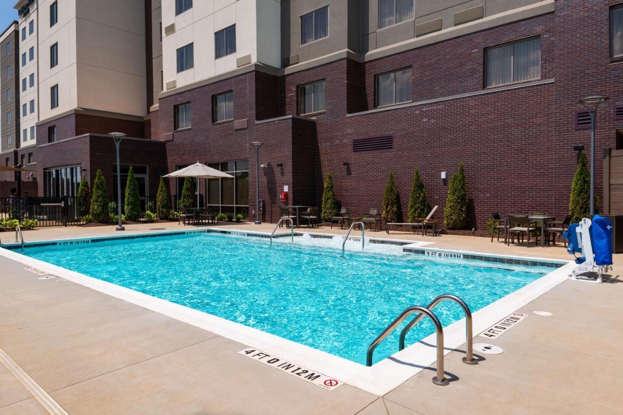 By Marriott Northlake Hotel 3*