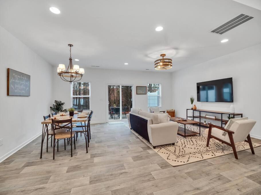 Gorgeous New Townhome/charlotte! Holiday home Charlotte