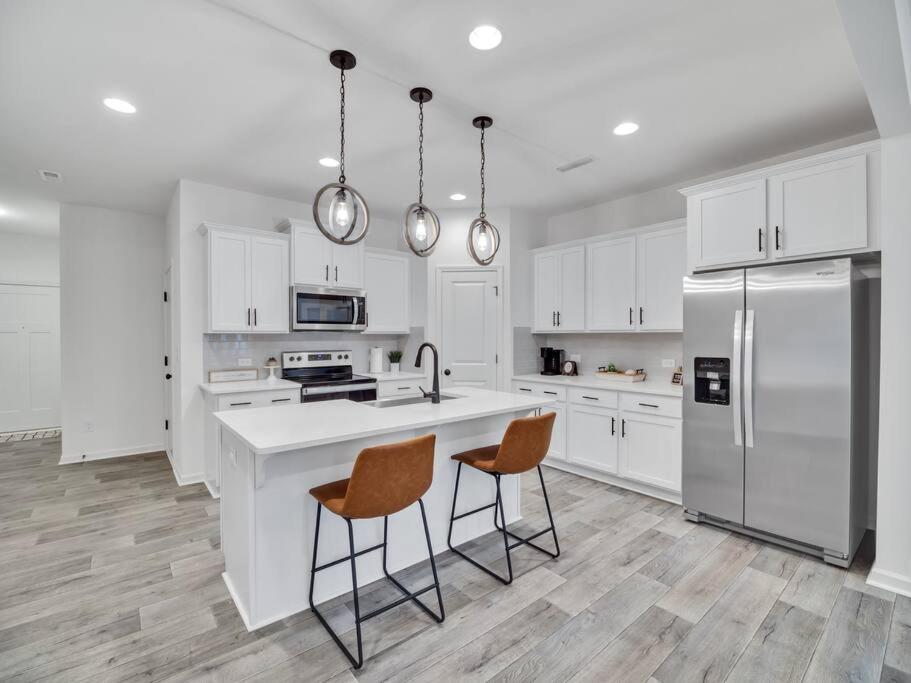 Gorgeous New Townhome/charlotte! *