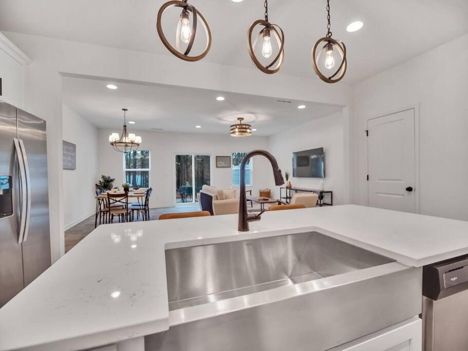 Gorgeous New Townhome/charlotte! *