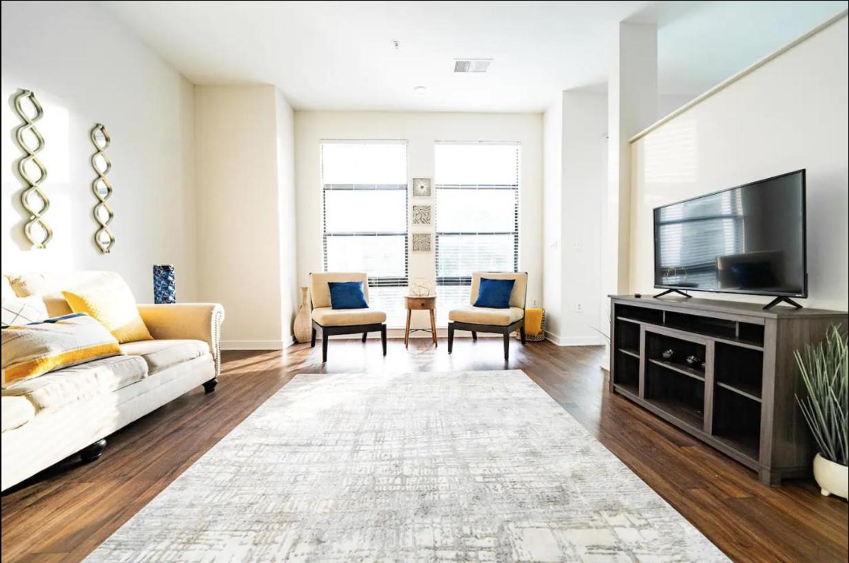 Luxury Uptown Wi-fi Gym Pool Shops Food! Apt 228 * Charlotte