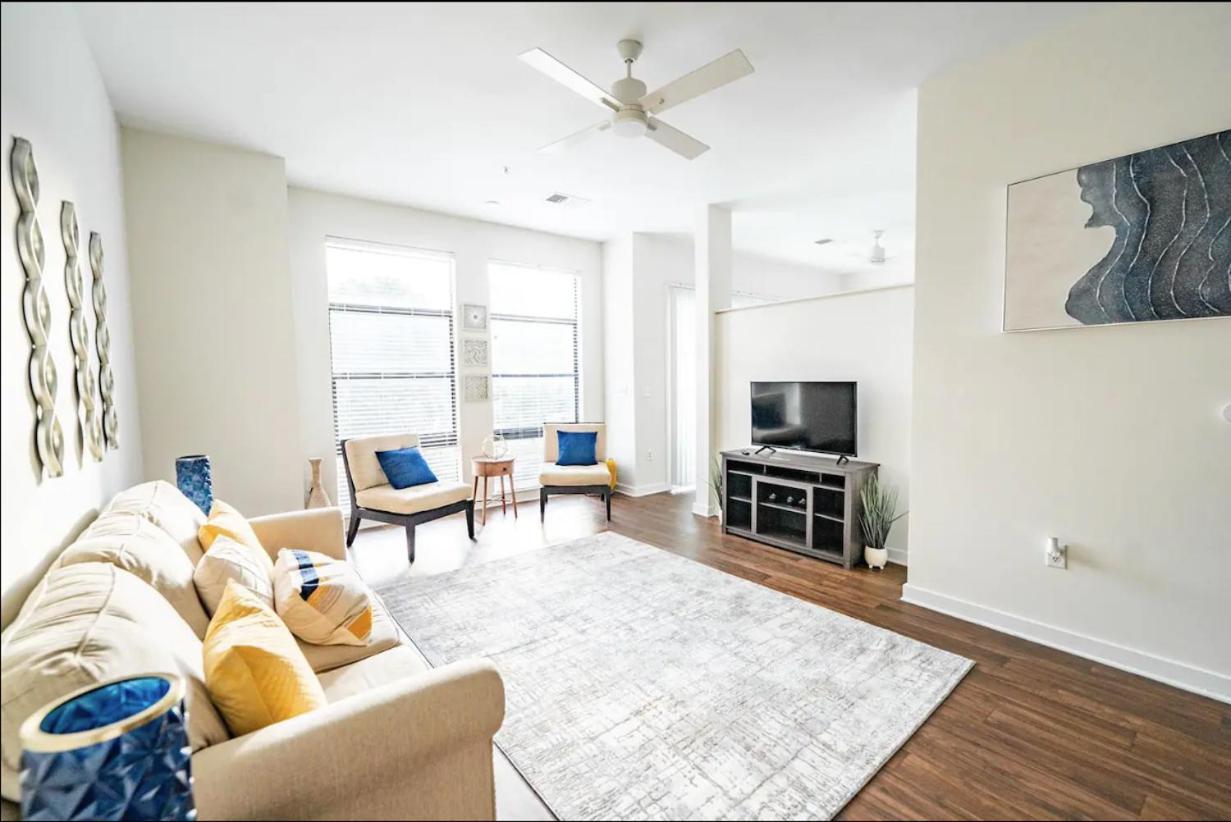 Luxury Uptown Wi-fi Gym Pool Shops Food! Apt 228 * Charlotte