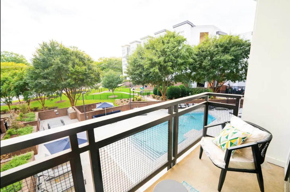 Luxury Uptown Wi-fi Gym Pool Shops Food! Apt 228 Charlotte