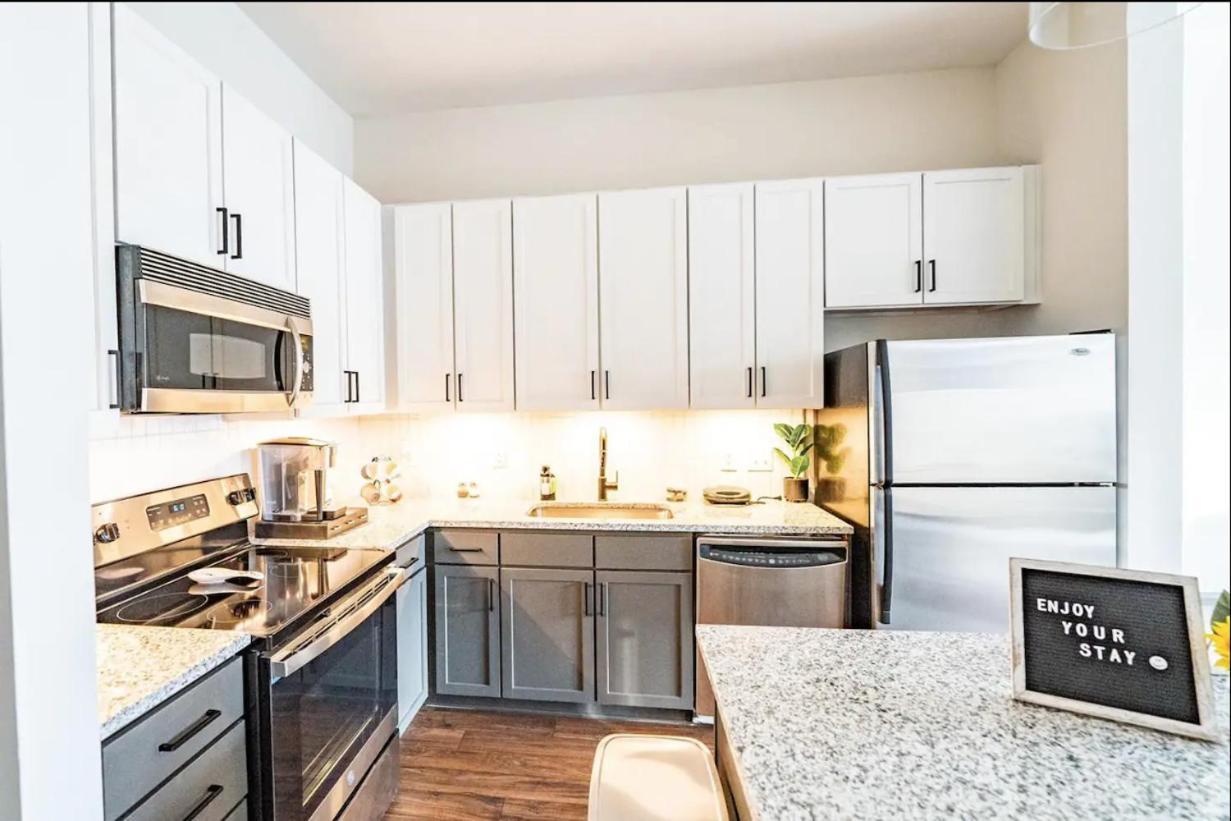 Apartment Luxury Uptown Wi-fi Gym Pool Shops Food! Apt 228 Charlotte
