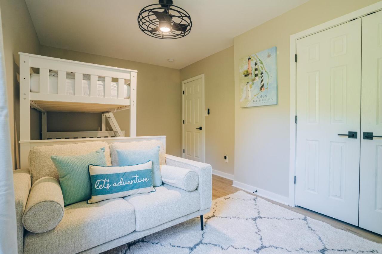 Holiday home Retreat - 4 Bedroom Oasis With King & Private Yard Near Downtown *