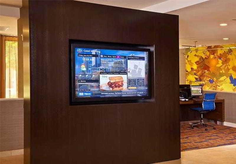 Courtyard Southpark Hotel 3*