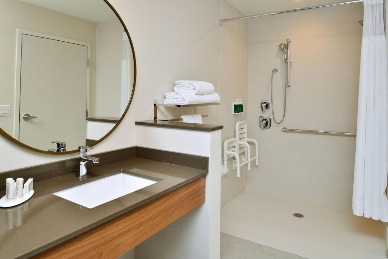 Hotel Fairfield & By Marriott Research Park Charlotte