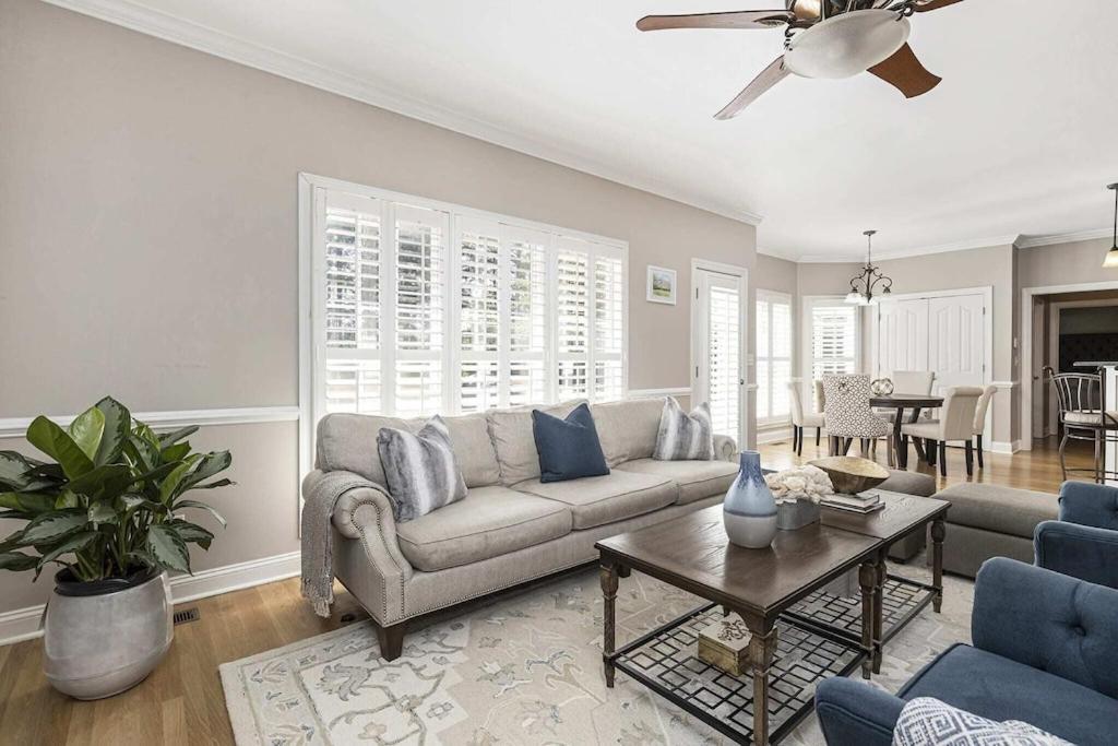 Mckee Manor- South Clt-matthews-3000 Sq Ft