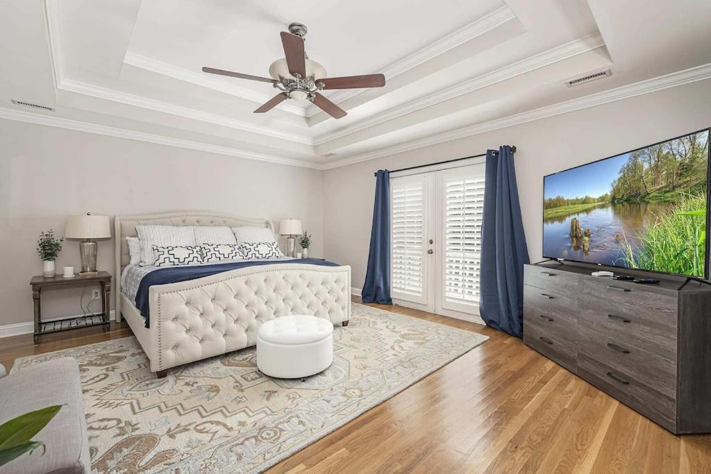 Mckee Manor- South Clt-matthews-3000 Sq Ft *