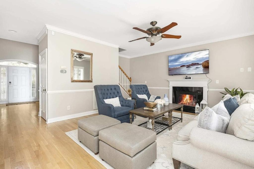 Mckee Manor- South Clt-matthews-3000 Sq Ft Charlotte